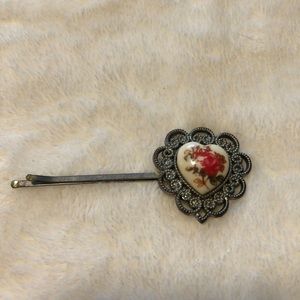 💕🌸Vintage Style Silver Hairpin with Floral Heart 💕🌸
